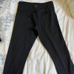 Zyia light’n tight high rise crop leggings